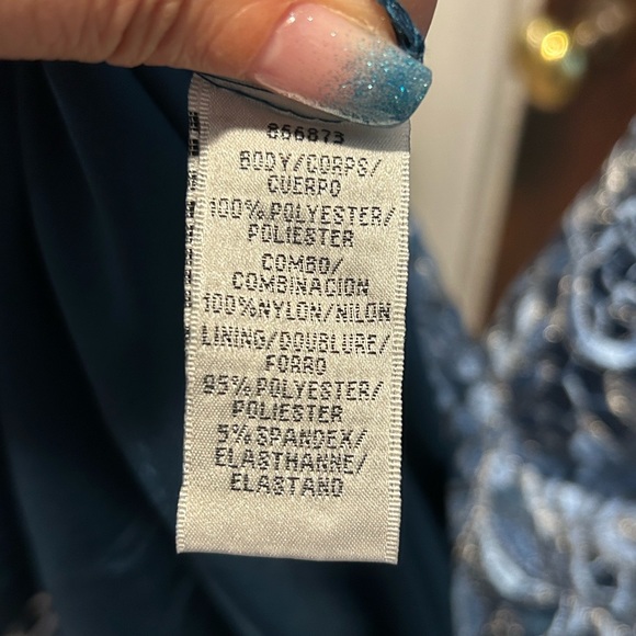 JS Collection Illusion Yoke Scroll Embroidery Gown Sz 6. - Picture 7 of 10